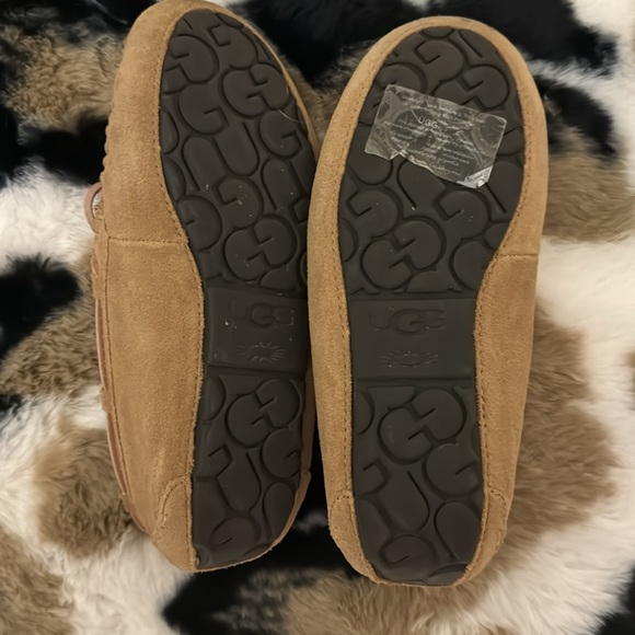 Ugg moccasins - Picture 3 of 3